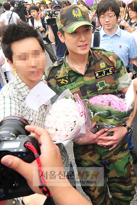 [NTN포토] 조현재 ‘팬들 만나러 가요~’