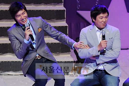 [NTN포토] 이민호, ‘형 내 단점 그만 말해~’