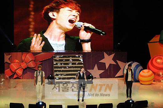 [NTN포토] 2AM, ‘이민호 팬미팅 게스트로 왔어요~’