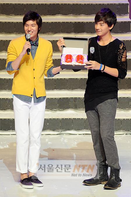이민호 24번째 생일기념 팬미팅, 대만 F4 정원창 참석 선물