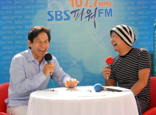 공형진, 팬들과 함께 DJ 입성 돌잔치