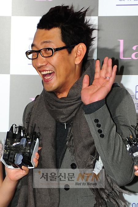 DJ김창렬, 8강 기원 ‘여장 비키니 공약’