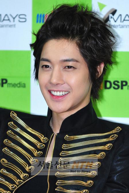 SS501 김현중, ‘키이스트’로 이적...배용준과 ‘한솥밥’