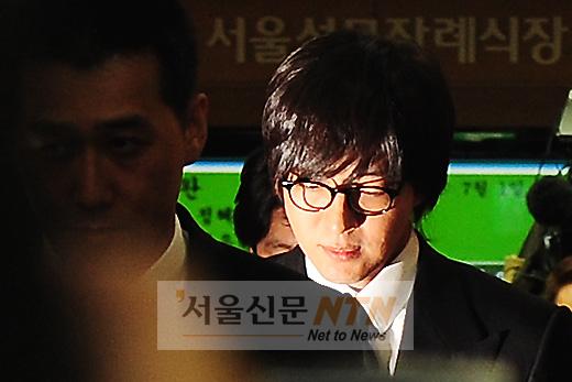 [NTN포토] 슬픔에 잠긴 배용준