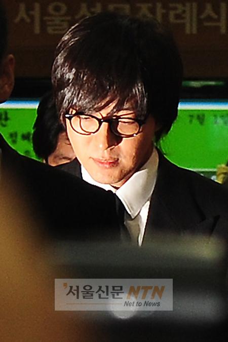 배용준, 故박용하 빈소조문..‘겨울연가’의 추억