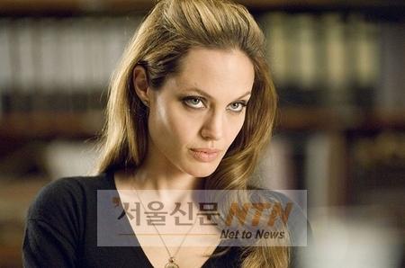 안젤리나 졸리, “피트가 청혼하면 YES!”