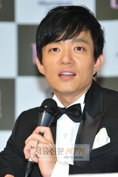이범수, 결혼식 축의금 전액 기부 ‘귀감’