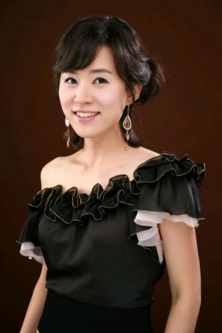 박주아 아나, 6개월 열애끝 의대교수와 빗속 결혼식