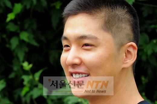 [NTN포토] 군입대 하는 신동욱 ‘환한 모습으로’
