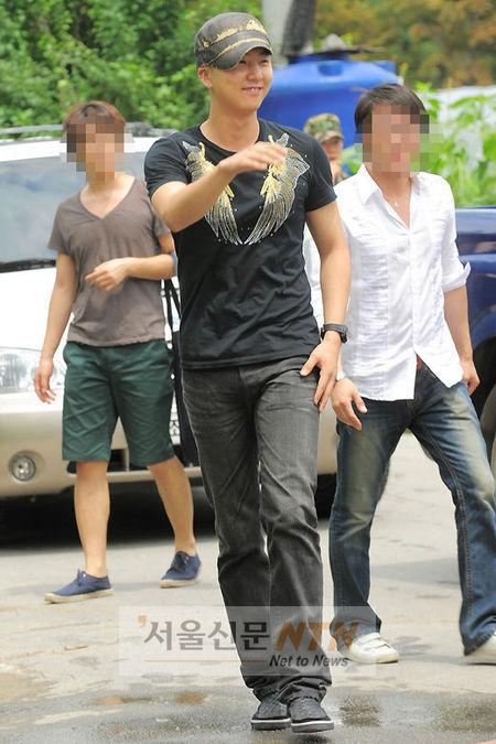 [NTN포토] 신동욱, ‘여유 있는 미소’ 지으며