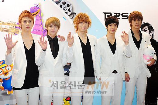 [NTN포토] 윤두준 빠진 비스트, ‘서울캐릭터·라이선싱페어 2010 참석’