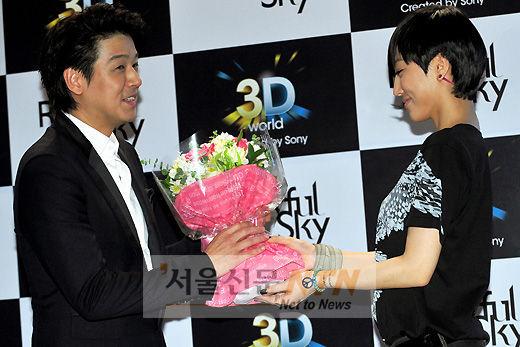[NTN포토] 하늘 ‘류시원 사장님, 데뷔 16주년 축하드려요!’