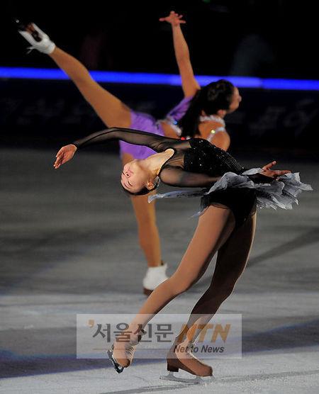 [NTN포토] 김연아·미셸 콴 ‘완벽한 듀엣공연’