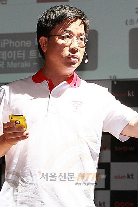 KT 표 사장, SKT 데이터 무제한…원하는 만큼 무제한이냐?