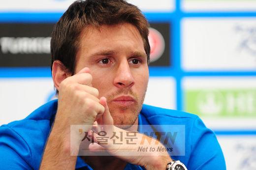 메시, 한국방문 소감 “더 많은 곳 보고 싶어”