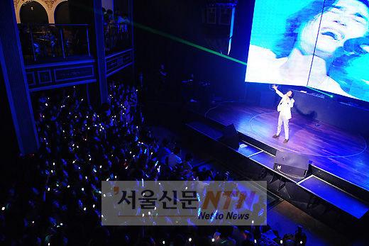 [NTN포토] 조성모, ‘수많은 팬들과의 만남’
