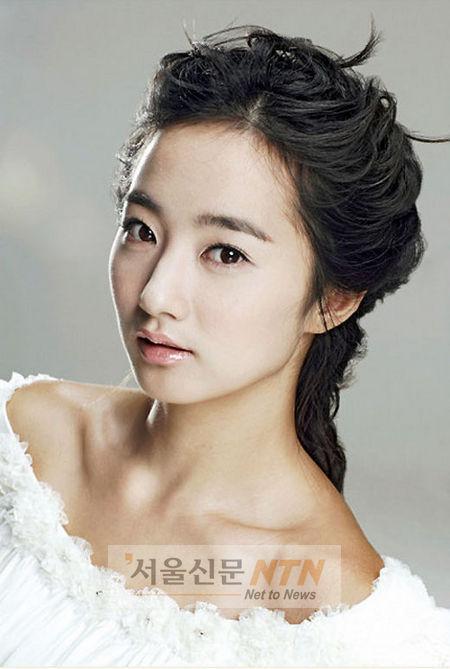 UV 매니저 김은혜, 연예인급 외모 화제...홈피 접속자 폭주