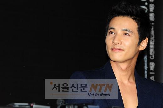 원빈, 디카프리오·졸리 이겼다…‘아저씨’ 흥행 1위