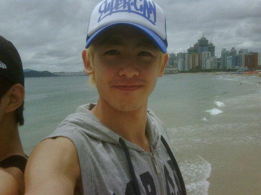 닉쿤, 해운대서 환한 미소 “부산 또 보자”