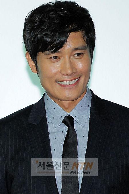 [NTN포토] 이병헌 ‘미소가 매력적이죠?’