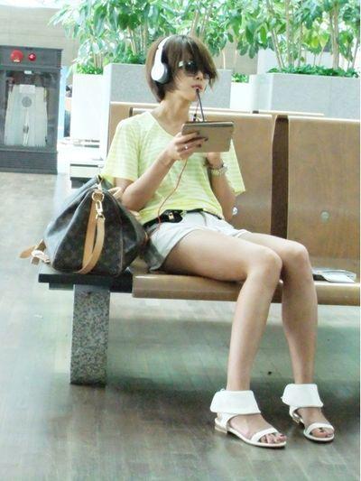이시영, ‘공항패션’ 눈길…핫팬츠+레몬셔츠 ‘상큼’