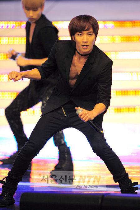 이특 “열심히 뛴 내 발”…상처 난 발 사진 공개