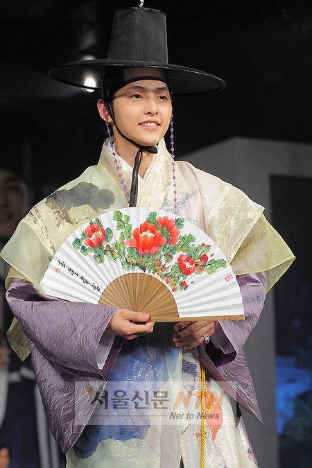 [NTN포토] ‘여색제왕 성균관 유생’ 송중기
