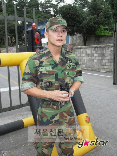 ‘제대’ 이재진, 군대 미복귀한 심경토로 “힘들었다”