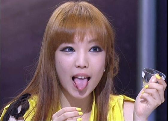 신맛 중독녀 ‘구하라 닮은꼴’ 한수란, ´화성인 바이러스´ 지존 등극