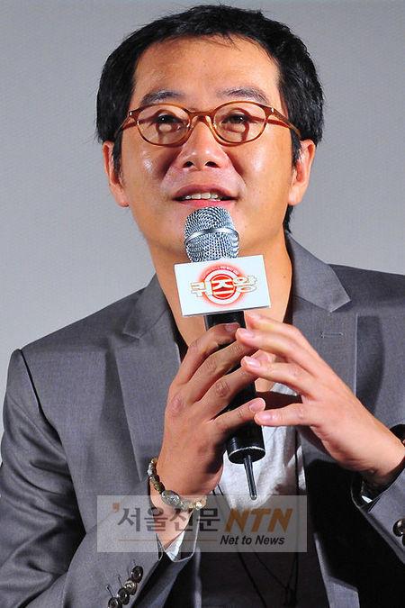 ‘퀴즈왕’ 장진 감독 “감독+각본+배우…쉽지않네”