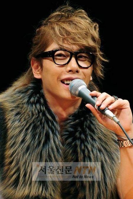 박효신, 명품콘서트 신화 계속..공연 예매 1위