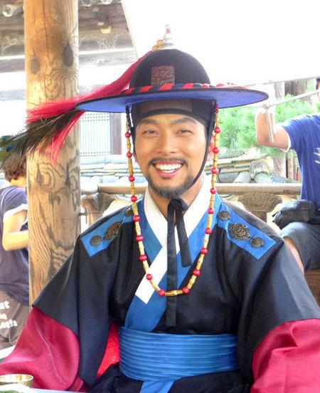종영 ‘구미호’ 윤희석, 치킨파티로 아쉬움 달래