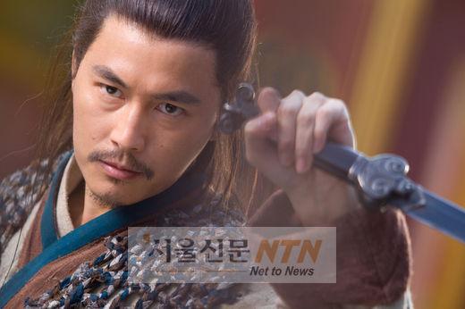 정우성, 양자경·오우삼 ‘검우강호’로 10월 국내 장악