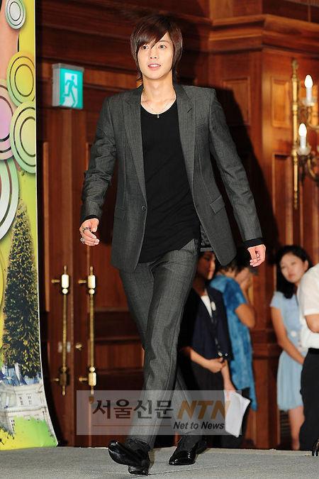[NTN포토] 꽃보다 김현중, ‘긴장되는 발걸음’
