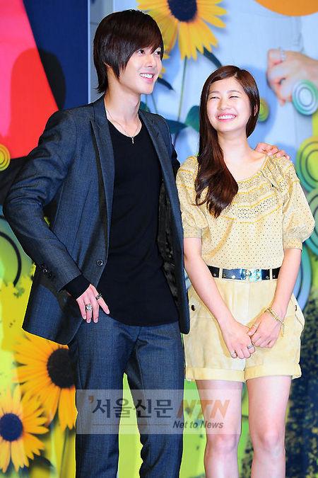 [NTN포토] 김현중·정소민, ‘다정한 커플’
