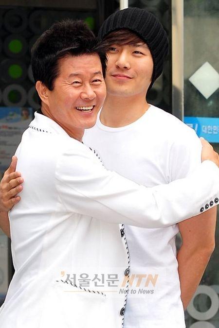 이루 前연인 최여진에 “지나친 폭로 vs 당연한 요구”