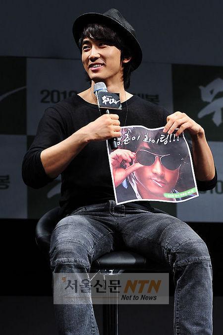 [NTN포토] 송승헌, ‘제 팬들이 만들어 줬어요’