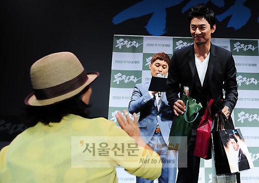 [NTN포토] 주진모팬, ‘’무적자’ 쇼케이스, 너무 아쉬워’