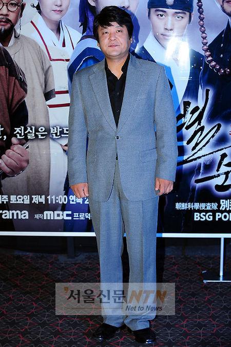 [NTN포토] ‘차려자세’ 성지루, ‘너무 긴장되네요’