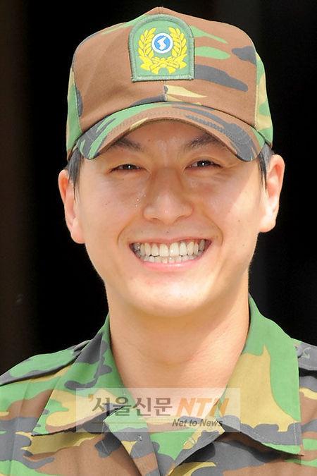 [NTN포토] 군제대한 류수영 ‘기분 최고!’