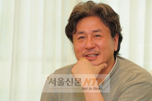 최민식, 담배연기와 살인연기…날 미치게 하는 것 (인터뷰)
