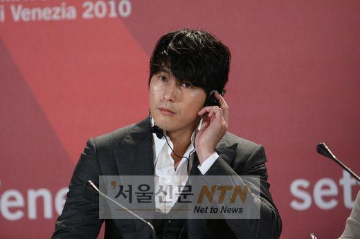 정우성, 베니스영화제 시선집중…“亞 슈퍼스타!”