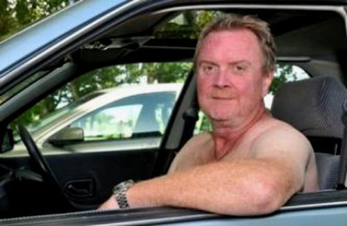 옷 벗고 차 도둑 쫓아낸 ‘용자’