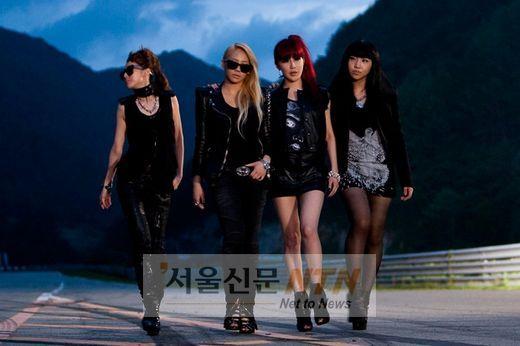 2NE1, 락시크룩 통해 섹시미 부각…패셔니스타 부상