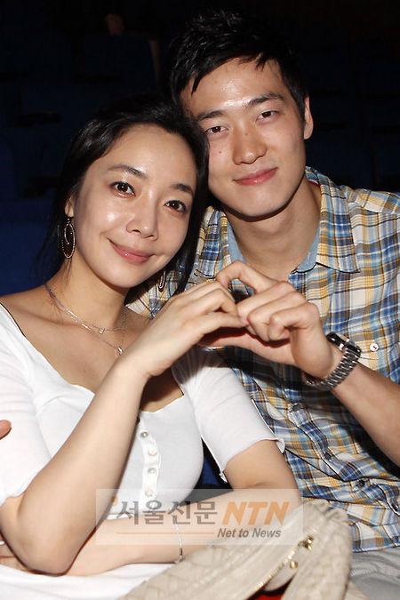 ‘열애’ 황동일-조윤주, ‘파티컬 클럽 십이야’ 시사회 참석…닭살 애정 과시