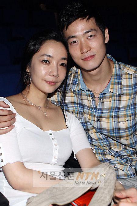 ‘열애’ 조윤주-황동일, 이젠 데이트도 공개…토요일 뮤지컬 관람