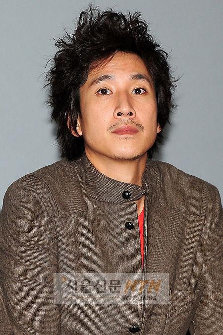 [NTN포토] 이선균 ‘귀여운 폭탄 머리’