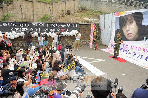 [NTN포토] ‘토니안, 군제대 현장’