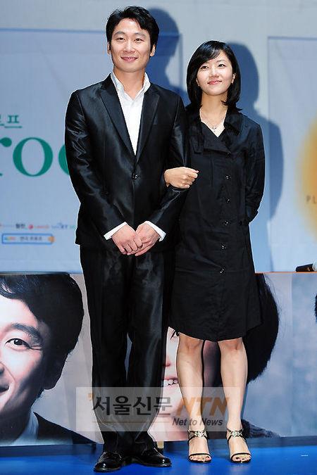 [NTN포토] 김동현·하다솜 ‘다정하게 팔짱끼고’