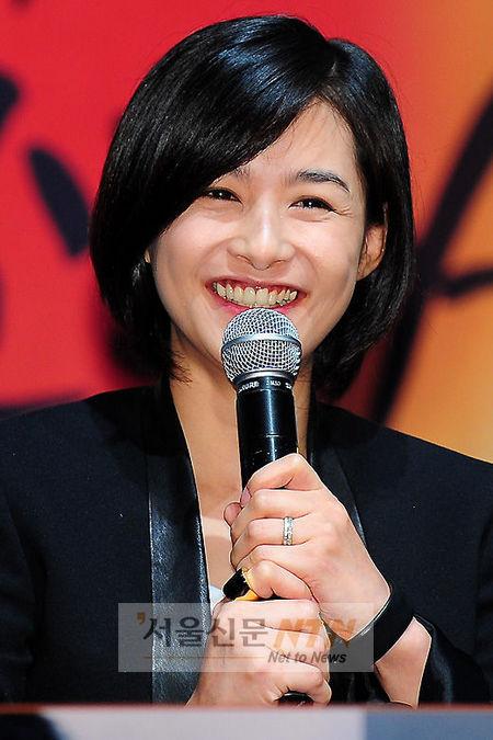 [NTN포토] 강혜정 “출산 후 연극무대 서 너무 좋아요”